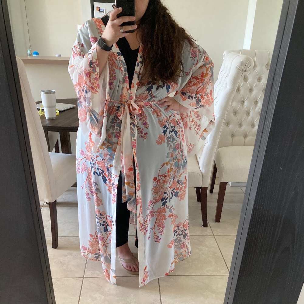 Floral Robe / Kimono Size 22